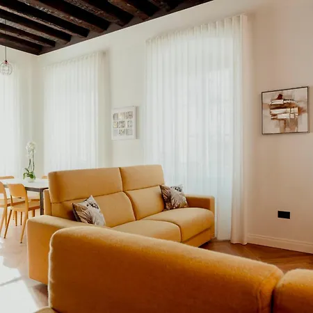 Casa * Triest
